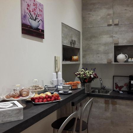Le Stanze Di Penelope Bed & Breakfast ซาแลร์โน ภายนอก รูปภาพ