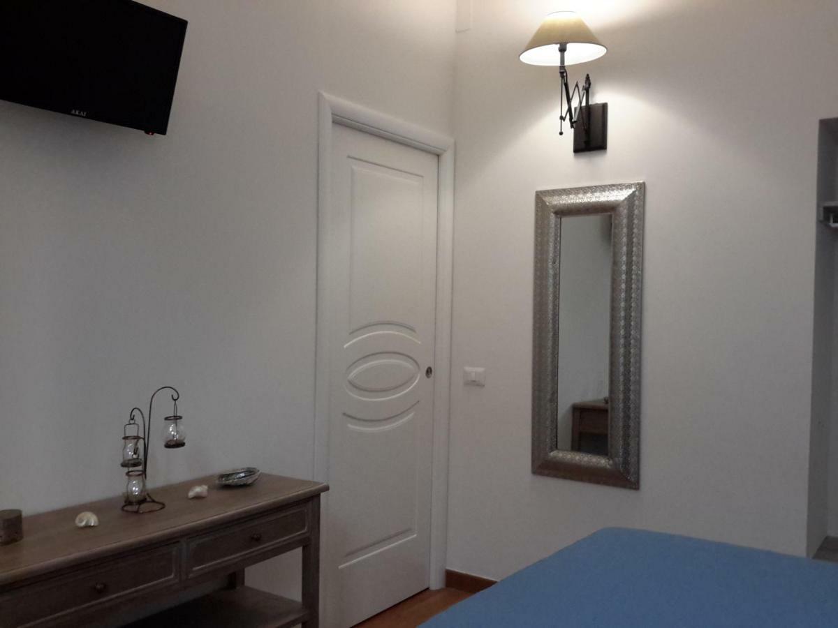 Le Stanze Di Penelope Bed & Breakfast ซาแลร์โน ภายนอก รูปภาพ