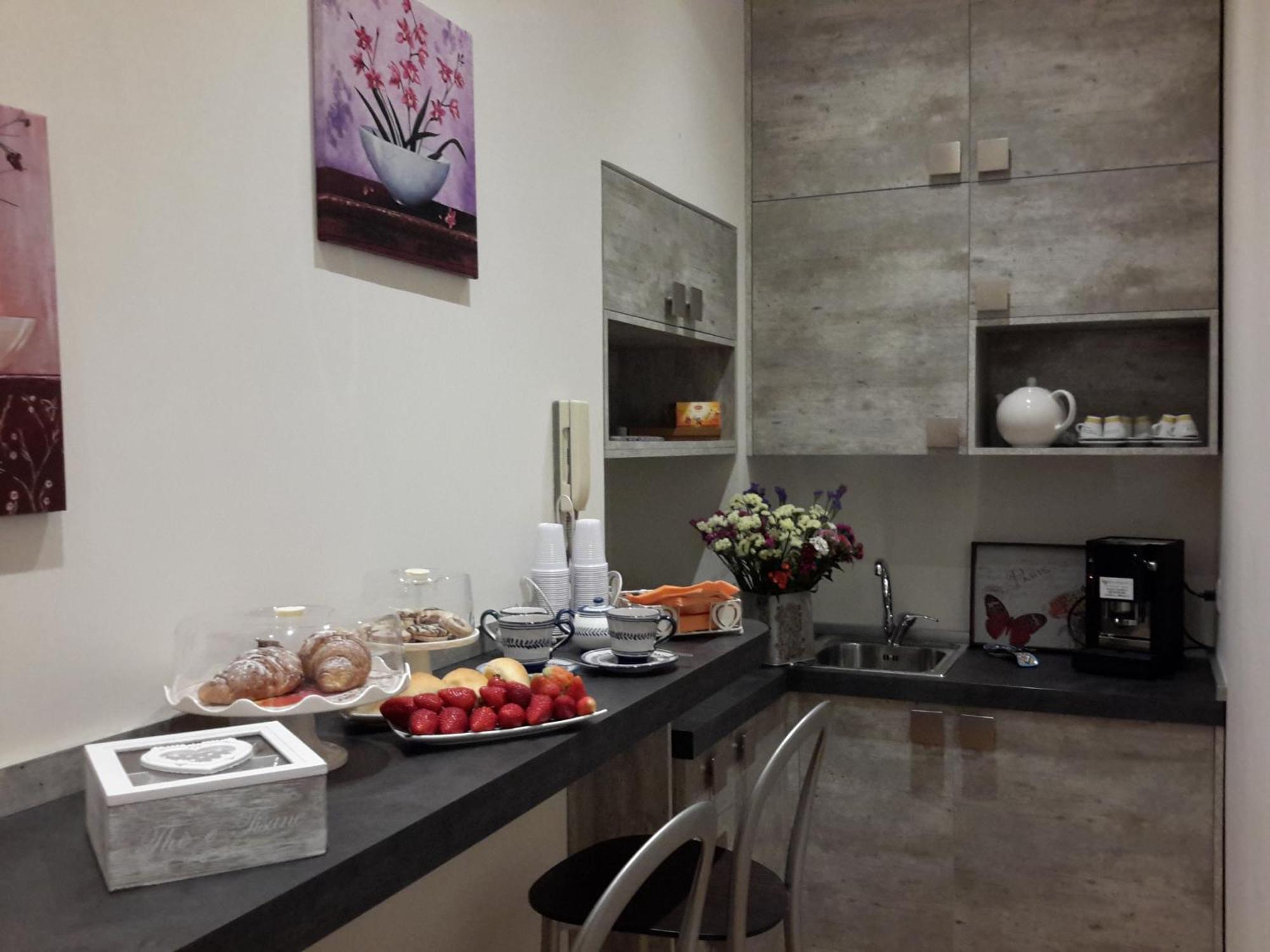 Le Stanze Di Penelope Bed & Breakfast ซาแลร์โน ภายนอก รูปภาพ