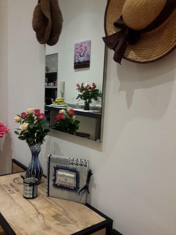 Le Stanze Di Penelope Bed & Breakfast ซาแลร์โน ภายนอก รูปภาพ
