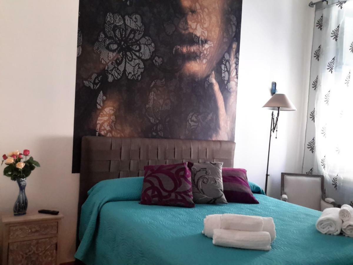 Le Stanze Di Penelope Bed & Breakfast ซาแลร์โน ภายนอก รูปภาพ