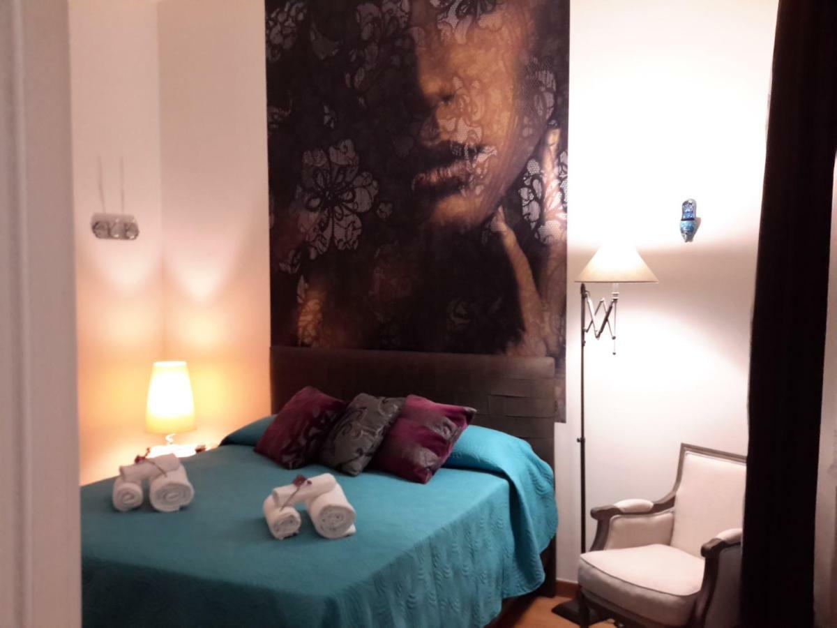 Le Stanze Di Penelope Bed & Breakfast ซาแลร์โน ภายนอก รูปภาพ