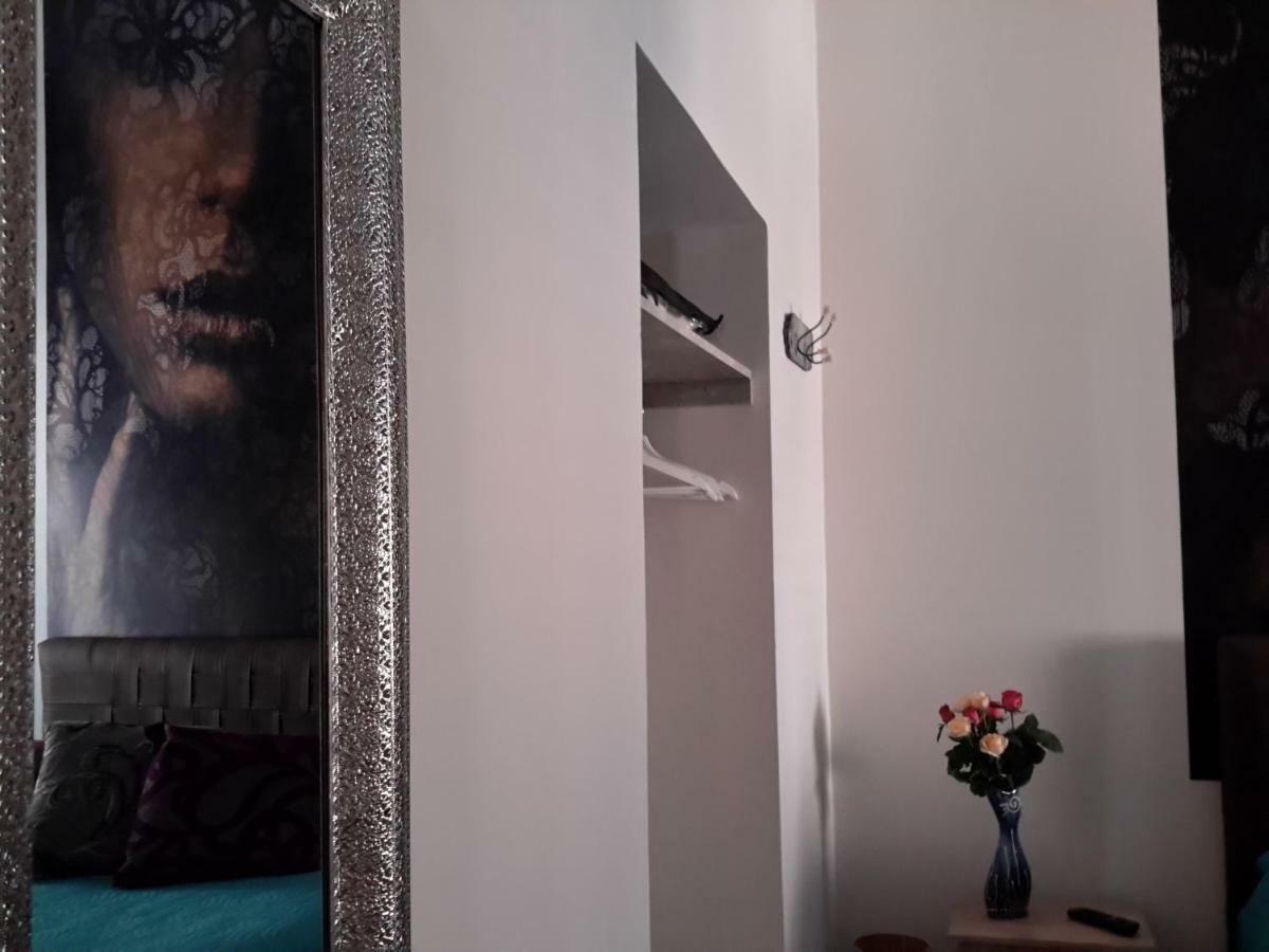 Le Stanze Di Penelope Bed & Breakfast ซาแลร์โน ภายนอก รูปภาพ