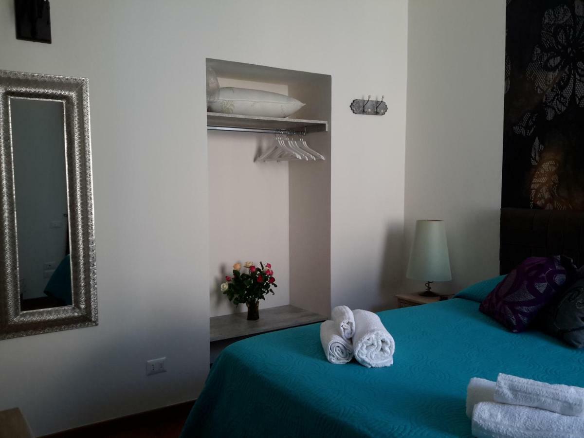 Le Stanze Di Penelope Bed & Breakfast ซาแลร์โน ภายนอก รูปภาพ