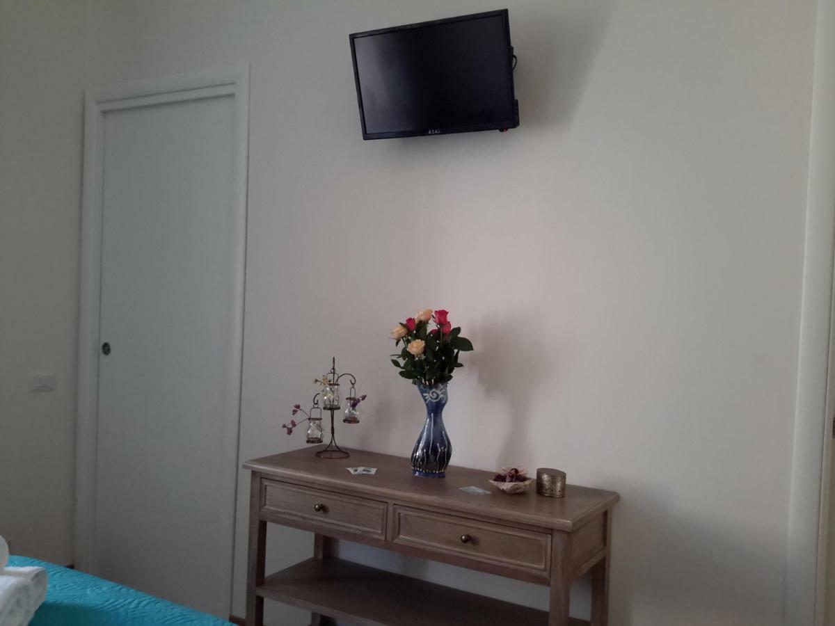 Le Stanze Di Penelope Bed & Breakfast ซาแลร์โน ภายนอก รูปภาพ