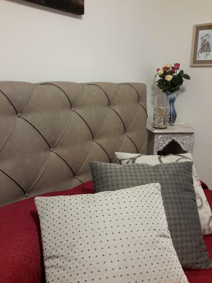 Le Stanze Di Penelope Bed & Breakfast ซาแลร์โน ภายนอก รูปภาพ